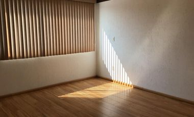 Casa en Renta en Metepec con vigilancia las 24 horas excelente ubicación.