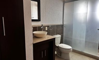 Casa en Renta en Metepec con vigilancia las 24 horas excelente ubicación.