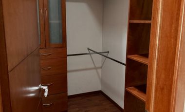 Amplia casa en Renta totalmente amueblada