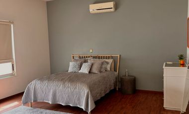 Amplia casa en Renta totalmente amueblada