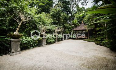 Private River Estate in Kaba-Kaba A Tropical Masterpiece
