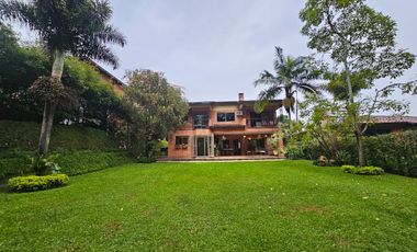 CASA EN  VENTA EN  LA CALERA  POBLADO MEDELLÍN.
