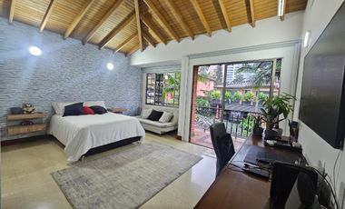 CASA EN  VENTA EN  LA CALERA  POBLADO MEDELLÍN.
