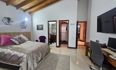 CASA EN  VENTA EN  LA CALERA  POBLADO MEDELLÍN.