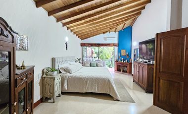 CASA EN  VENTA EN  LA CALERA  POBLADO MEDELLÍN.
