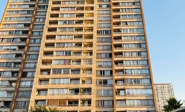 Se Vende 3 Dormitorios, Estacionamiento. Excelente Ubicación junto a Metro Irarrázaval