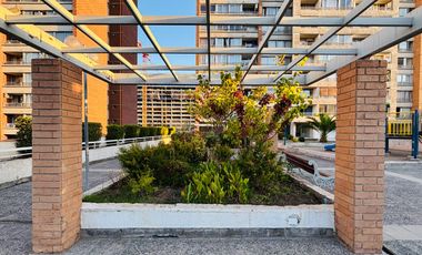 Se Vende 3 Dormitorios, Estacionamiento. Excelente Ubicación junto a Metro Irarrázaval