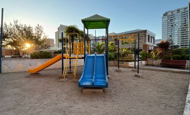 Se Vende 3 Dormitorios, Estacionamiento. Excelente Ubicación junto a Metro Irarrázaval