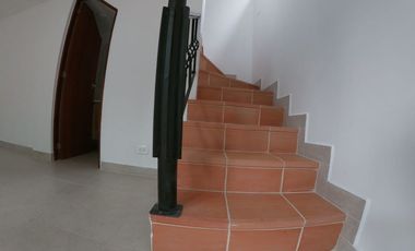 VENTA CASA CON 3  PLANTAS