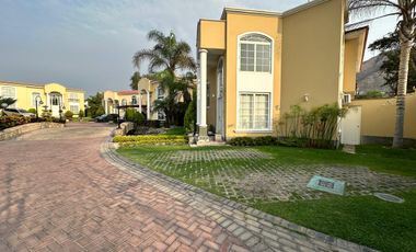 Venta de Casa en Condominio con piscina, terraza y jardín, en El Sol de La Molina, La Molina