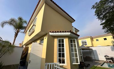 Venta de Casa en Condominio con piscina, terraza y jardín, en El Sol de La Molina, La Molina