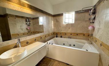 Venta de Casa en Condominio con piscina, terraza y jardín, en El Sol de La Molina, La Molina