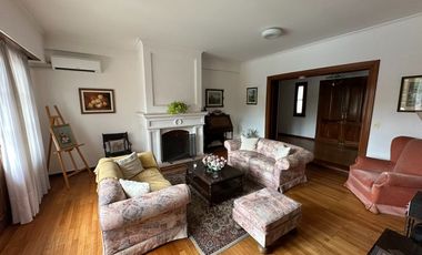 Avenida Bolivar casa a la venta.