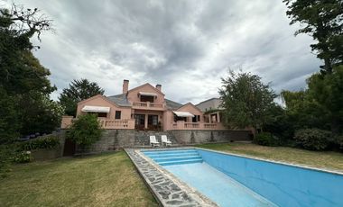 Avenida Bolivar casa a la venta.