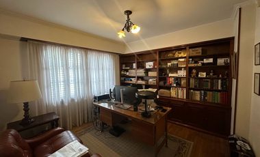 Avenida Bolivar casa a la venta.