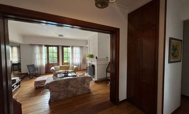 Avenida Bolivar casa a la venta.