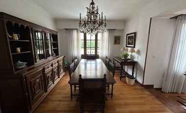 Avenida Bolivar casa a la venta.