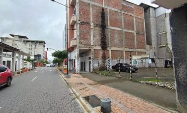 terreno comercial de venta en centro de portoviejo AR
