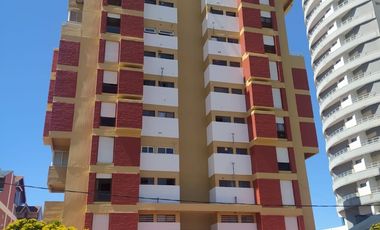 3 AMBIENTES  - VENTA - GESELL CENTRO - RECICLADO - VISTA AL MAR Y COCHERA