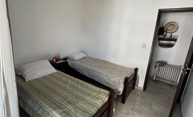 3 AMBIENTES  - VENTA - GESELL CENTRO - RECICLADO - VISTA AL MAR Y COCHERA