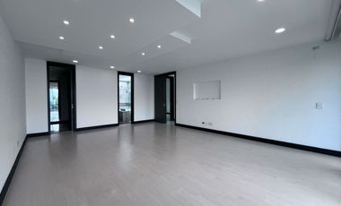 Casa en arriendo en Loma del Escobero, Envigado, Antioquia