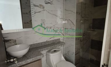 Arrendamos hermoso apartamento esquinero en la Urbanización Navarra
