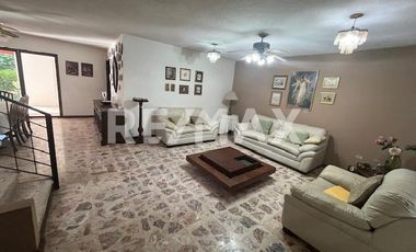 CASA EN VENTA, GONZALO GUERRERO.