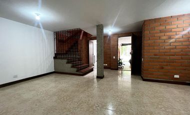 Casa en arriendo en Las Brujas, Envigado, Antioquia
