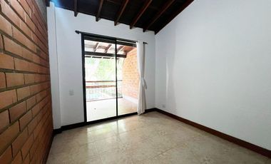 Casa en arriendo en Las Brujas, Envigado, Antioquia