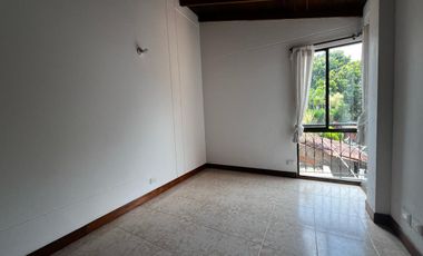 Casa en arriendo en Las Brujas, Envigado, Antioquia