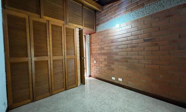Casa en arriendo en Las Brujas, Envigado, Antioquia