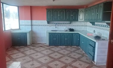 Se ARRIENDA departamento u oficina en 3 y 4 piso, En Av Principal, Sector Chillogallo