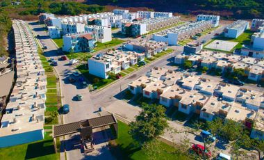 Casa de dos niveles con 3 habitaciones en fraccionamiento en Puerto Vallarta