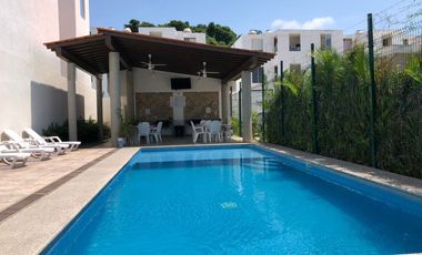 Casa de dos niveles con 3 habitaciones en fraccionamiento en Puerto Vallarta