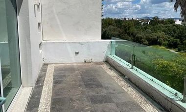CASA EN RENTA CON VISTA AL CAMPO DE GOLF EN LA VISTA COUNTRY CLUB