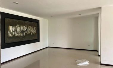 CASA EN RENTA CON VISTA AL CAMPO DE GOLF EN LA VISTA COUNTRY CLUB