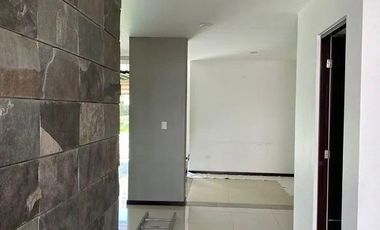 CASA EN RENTA CON VISTA AL CAMPO DE GOLF EN LA VISTA COUNTRY CLUB