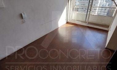 Arriendo departamento 2D 1B en Santiago Centro, límite con Ñuñoa, a pasos del metro Irarrázaval, con piscina, gimnasio y quinchos.