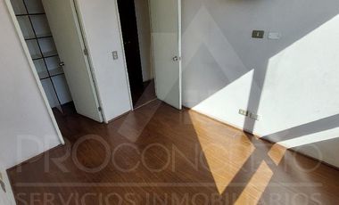 Arriendo departamento 2D 1B en Santiago Centro, límite con Ñuñoa, a pasos del metro Irarrázaval, con piscina, gimnasio y quinchos.
