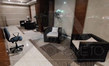 Arriendo departamento 2D 1B en Santiago Centro, límite con Ñuñoa, a pasos del metro Irarrázaval, con piscina, gimnasio y quinchos.