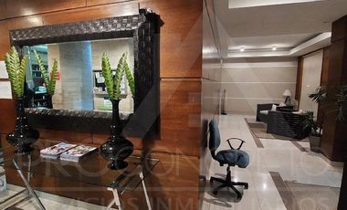 Arriendo departamento 2D 1B en Santiago Centro, límite con Ñuñoa, a pasos del metro Irarrázaval, con piscina, gimnasio y quinchos.