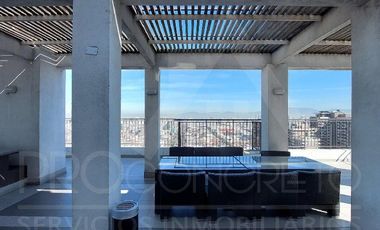 Arriendo departamento 2D 1B en Santiago Centro, límite con Ñuñoa, a pasos del metro Irarrázaval, con piscina, gimnasio y quinchos.