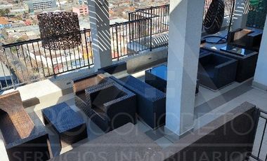 Arriendo departamento 2D 1B en Santiago Centro, límite con Ñuñoa, a pasos del metro Irarrázaval, con piscina, gimnasio y quinchos.