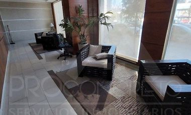 Arriendo departamento 2D 1B en Santiago Centro, límite con Ñuñoa, a pasos del metro Irarrázaval, con piscina, gimnasio y quinchos.
