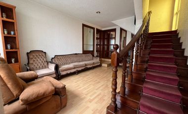 AMPLIA Y UBICADÍSIMA CASA EN SAN JERÓNIMO LÍDICE.