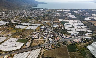 Terreno en Venta en Jocotepec, cerca del crucero Morelia - Guadalajara