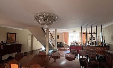 AMPLIA CASA EN EL LIMITE DE LINCE Y SAN ISIDRO EN VENTA