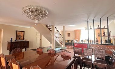 AMPLIA CASA EN EL LIMITE DE LINCE Y SAN ISIDRO EN VENTA
