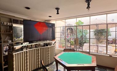 AMPLIA CASA EN EL LIMITE DE LINCE Y SAN ISIDRO EN VENTA