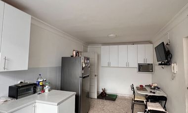 AMPLIA CASA EN EL LIMITE DE LINCE Y SAN ISIDRO EN VENTA